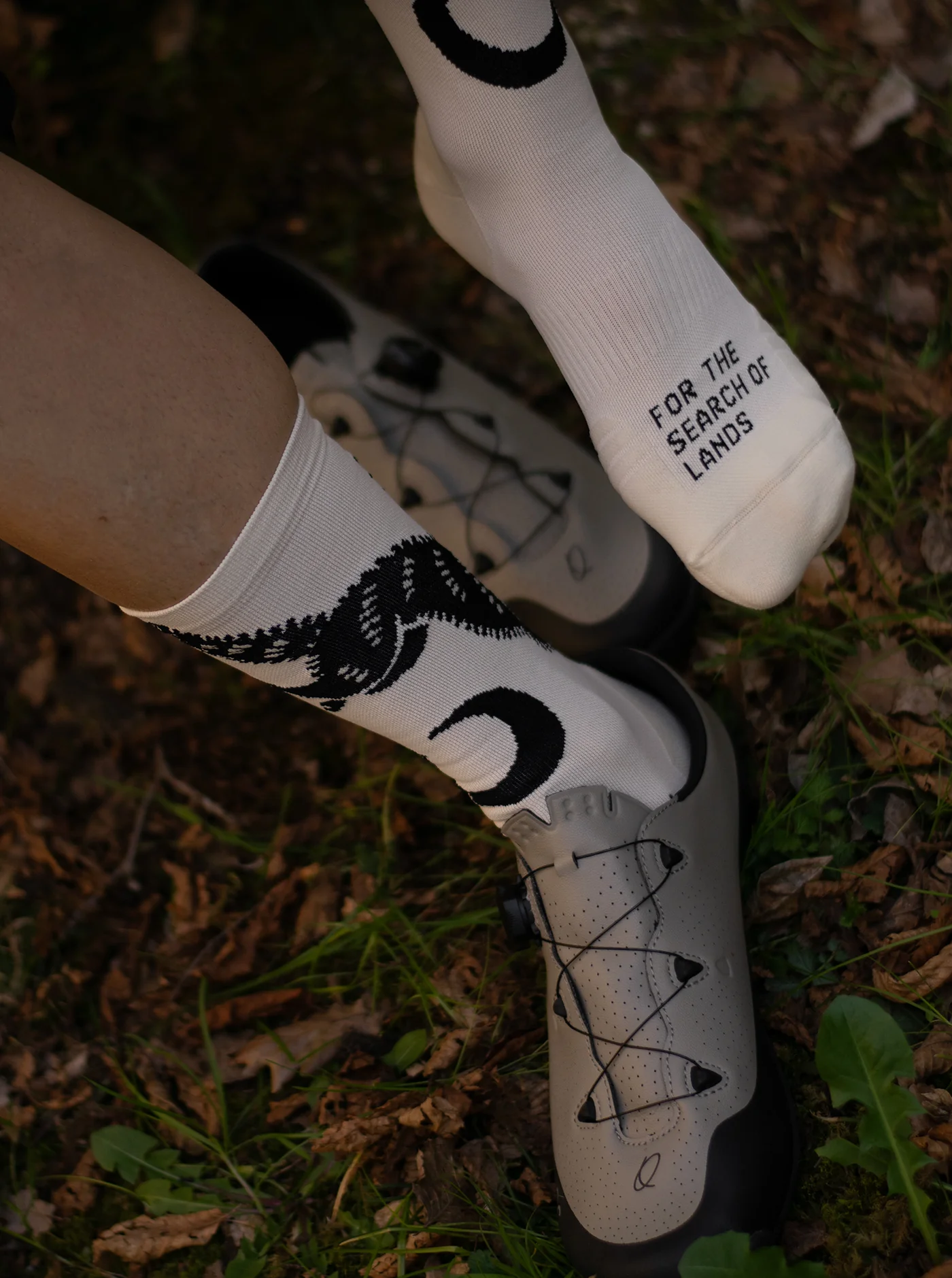 Cross Socks - Wolf Cream/Black - Image 7