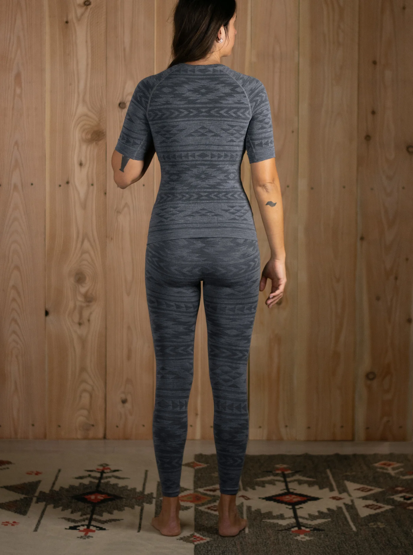 Merino Base Layer Short Sleeve Unisex - Earth Black - Image 11